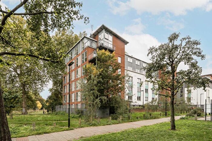 2 Bedroom Flat For Sale In Southwold Road, Clapton, E5