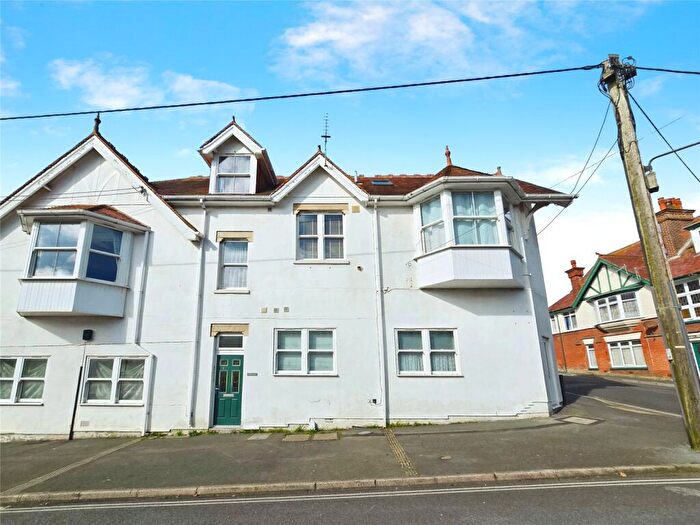 3 Bedroom Apartment For Sale In The Broadway, Totland Bay, Isle Of Wight, PO39