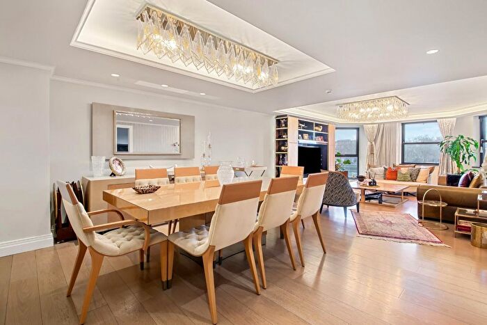 4 Bedroom Flat To Rent In Riverside Court, Nine Elms, SW8