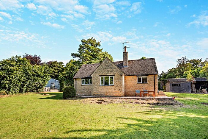 3 Bedroom Bungalow To Rent In Mill Lane, Sandford St. Martin, Chipping Norton, OX7