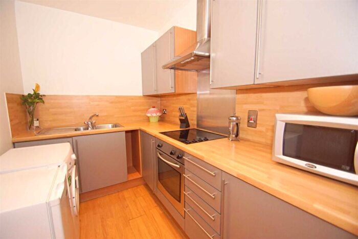 1 Bedroom Flat To Rent In Britannia House, York Place, LS1