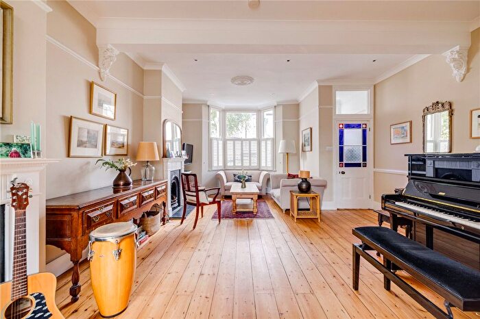 4 Bedroom Terraced House For Sale In Burnthwaite Road, London, SW6