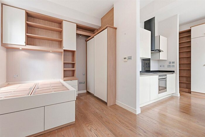 1 Bedroom Studio For Sale In Great Windmill Street, London, W1D
