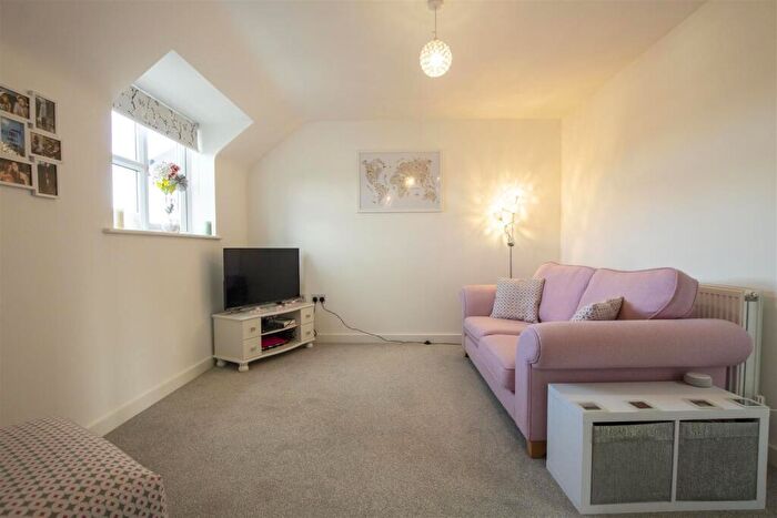 2 Bedroom Apartment To Rent In Escelie Way, Birmingham, West Midlands, B29