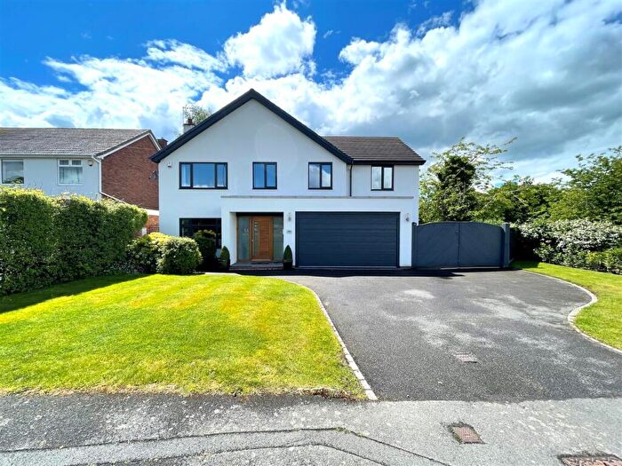 6 Bedroom Detached House To Rent In Kenilworth Road, Balsall Common, Solihull, CV7
