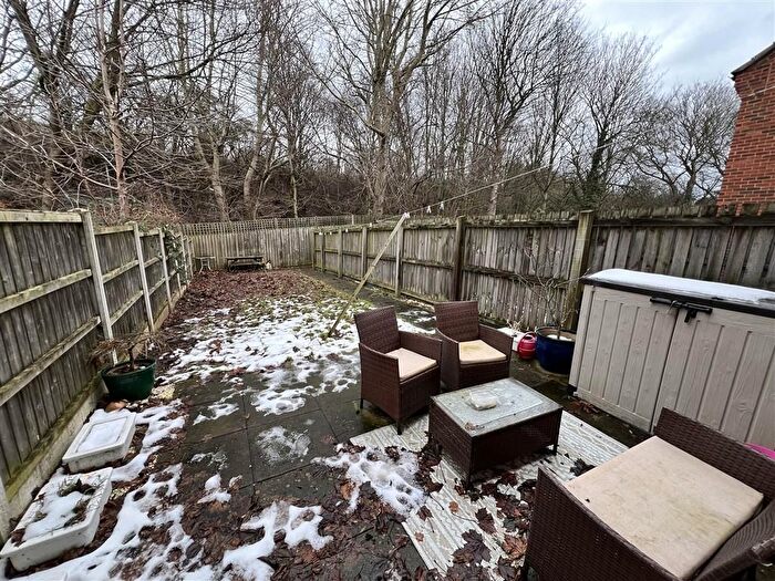 3 Bedroom Terraced House For Sale In Cromwell Mount, Pontefract, WF8