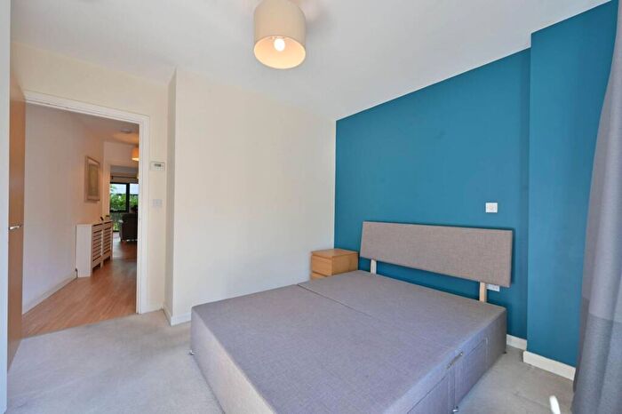 1 Bedroom Flat For Sale In Newman Close, Willesden Green, London, NW10