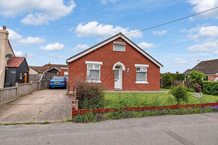3 Bedroom Chalet For Sale In Chapel Lane, Elmstead, Colchester, CO7