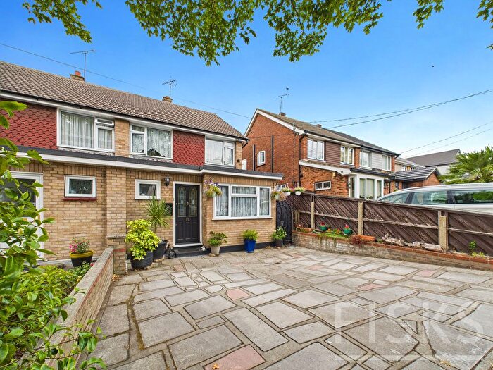 4 Bedroom Semi Detached House For Sale In Downer Road North, Benfleet, SS7