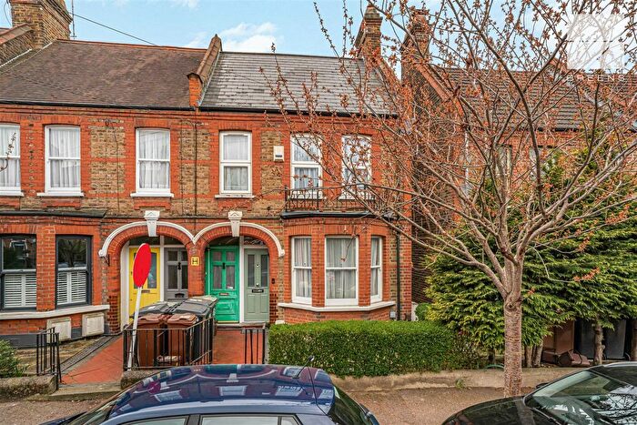 2 Bedroom Flat For Sale In Diana Road, London, E17
