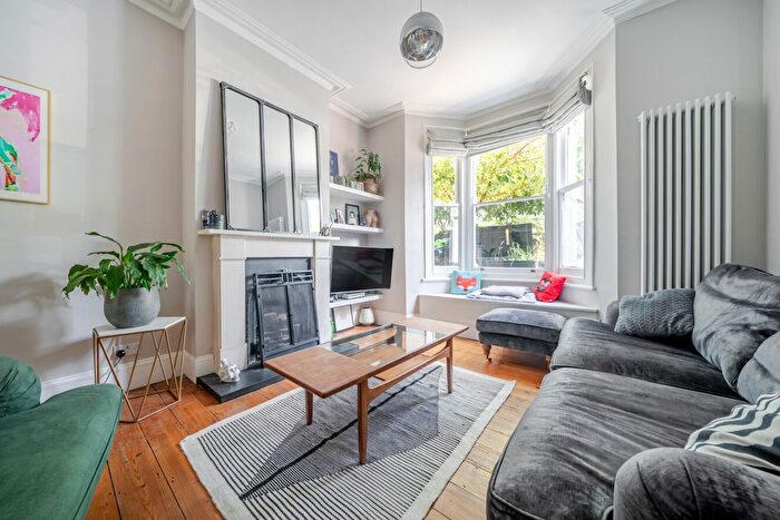 4 Bedroom Terraced House For Sale In Dayton Grove, Nunhead, London, SE15