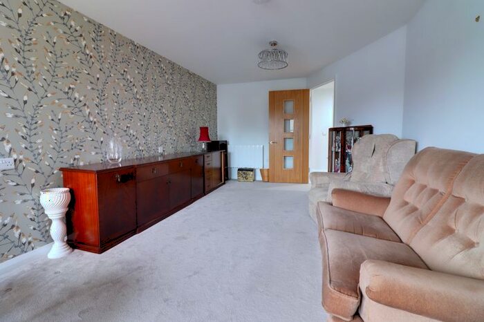 1 Bedroom Flat For Sale In Deans Park Court, Kingsway, Stafford, ST16