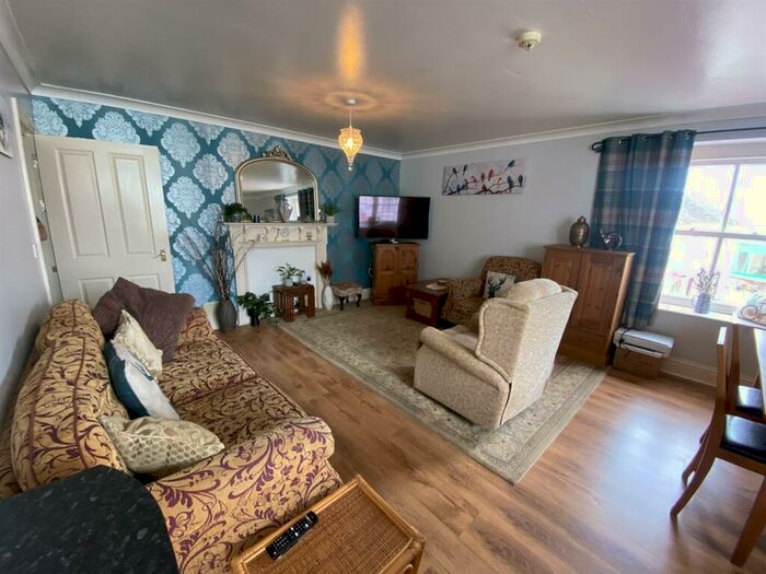 4 Bedroom Town House For Sale In Chulmleigh, EX18