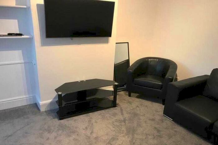 5 Bedroom Leisure Facility Commercial To Rent In Baileys Road, Southsea, Hampshire, PO5