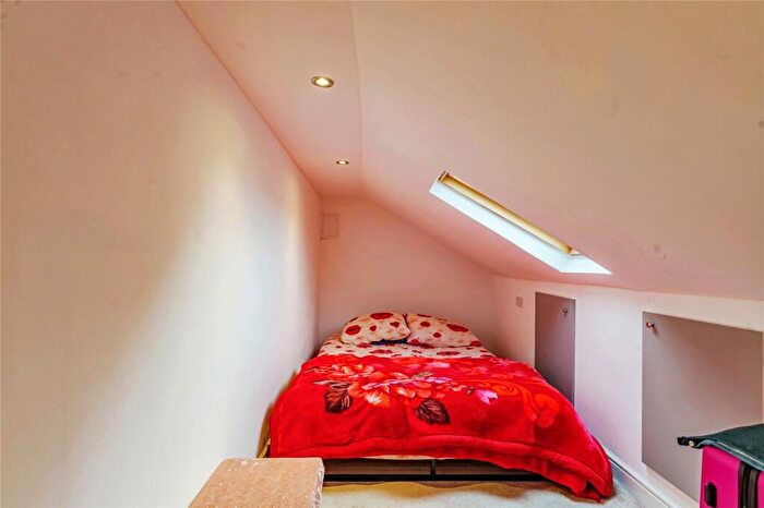 1 Bedroom End Of Terrace House For Sale In Jersey Road, Crawley, West Sussex, RH11