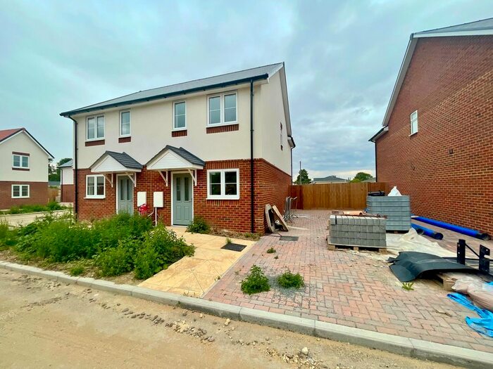 2 Bedroom Semi-Detached House To Rent In Shaw Close, Fowlmere, SG8