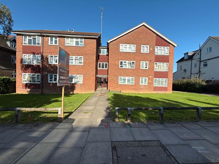 2 Bedroom Flat To Rent In Nether Street, London, N3