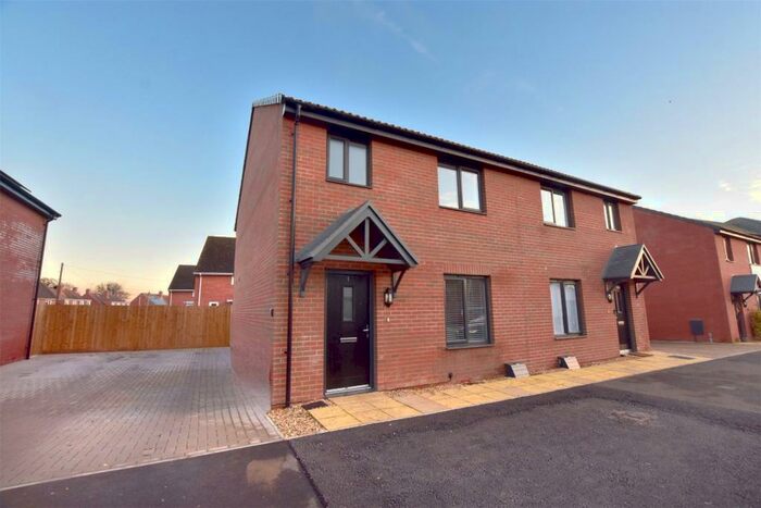 3 Bedroom Semi-Detached House To Rent In Countess Wear, Exeter, Devon, EX2