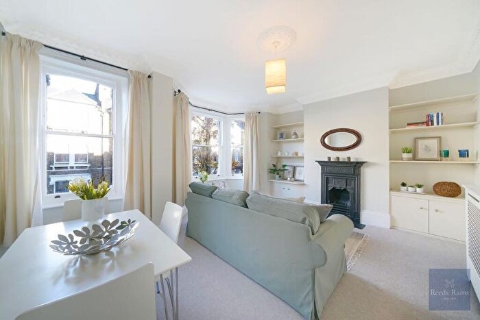 2 Bedroom Apartment To Rent In Brook Drive, London, SE11