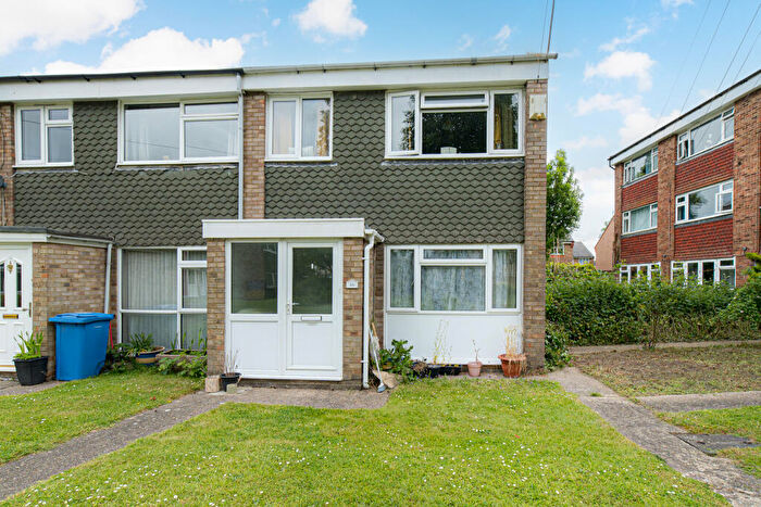 3 Bedroom End Of Terrace House For Sale In Sommerville Close, Faversham, Kent, ME13
