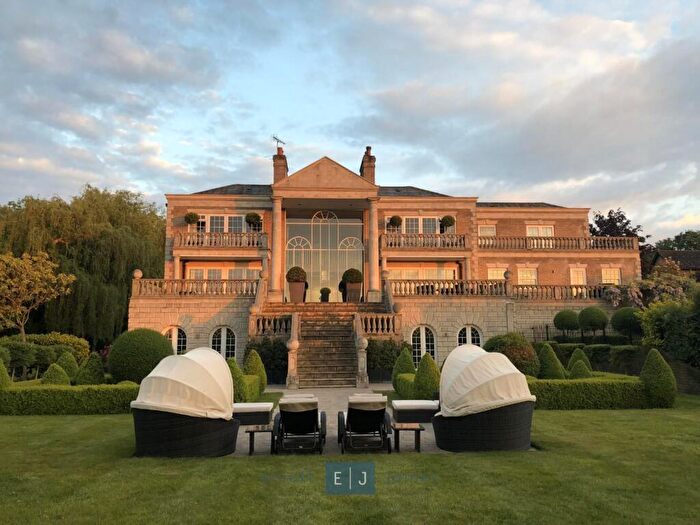 6 Bedroom Detached House For Sale In Mott Street, Loughton, IG10