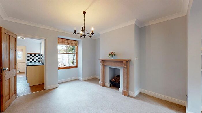 2 Bedroom Detached House To Rent In Queens Street, Stamford, Lincolnshire, PE9