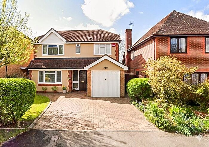 4 Bedroom Detached House For Sale In Everglades Avenue, Waterlooville, PO8
