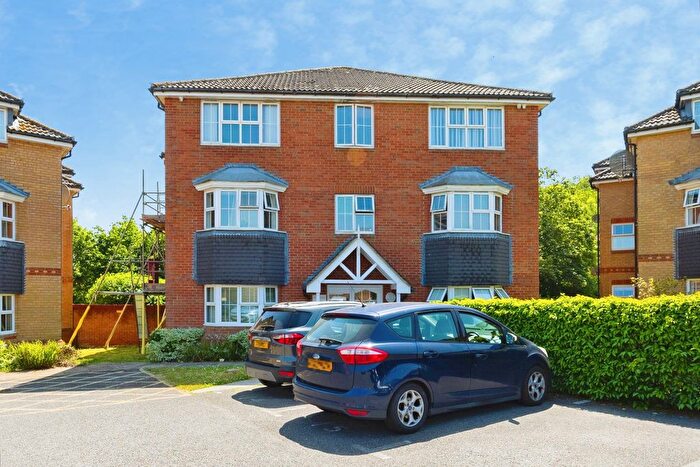 2 Bedroom Flat For Sale In Saxon Court, Ashford, TN23