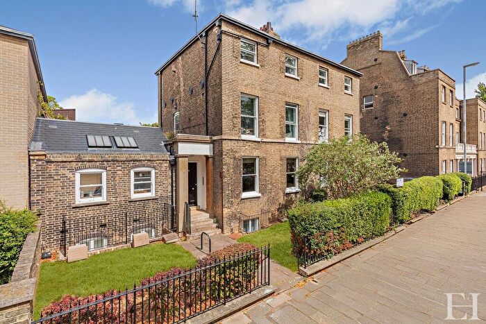 2 Bedroom Flat For Sale In Parkside, Cambridge, CB1