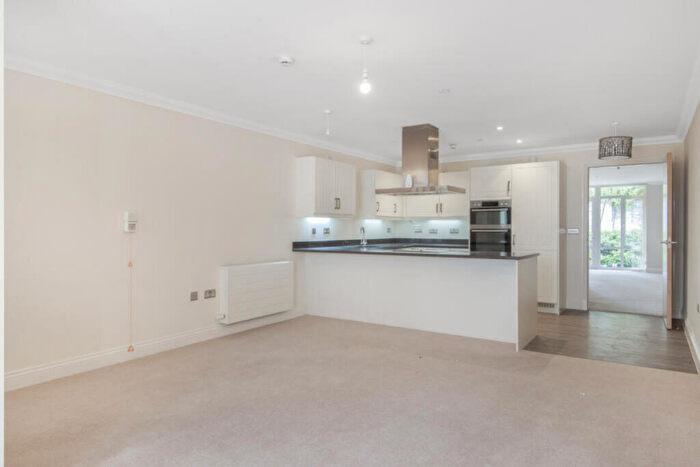 1 Bedroom Flat For Sale In Rowhill Road, Swanley, BR8