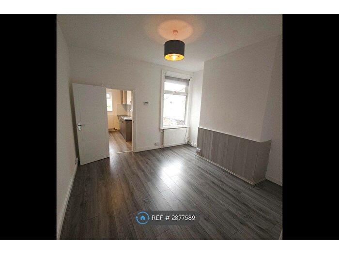 2 Bedroom Terraced House To Rent In Glanvor Road, Stockport, SK3