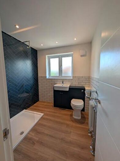 1 Bedroom End Of Terrace House To Rent In Lichfield Road, London, NW2