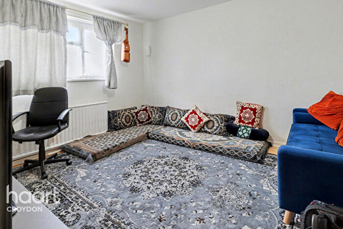 1 Bedroom Flat To Rent In Lower Addiscombe Road, Croydon, CR0