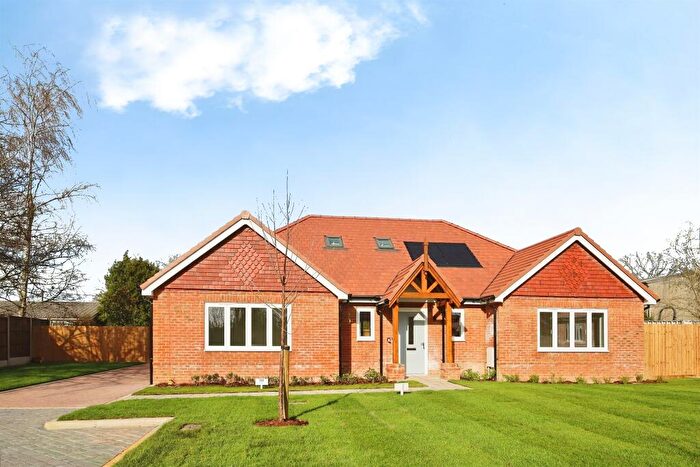 3 Bedroom Bungalow For Sale In Ashbourne View, Hellingly, Hailsham, BN27