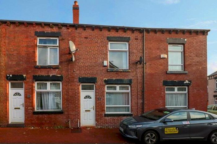 2 Bedroom Property To Rent In Clyde Street, Halliwell, Bolton, BL1