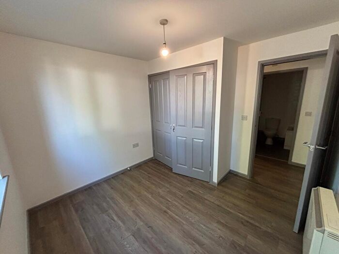 2 Bedroom Apartment To Rent In Roselee Court, CH42