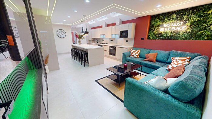 6 Bedroom House To Rent In Bournbrook Road, Selly Oak, Birmingham, B29