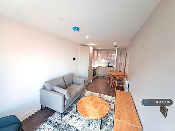 1 Bedroom Flat To Rent In Triskelion Way, Liverpool, L3