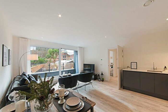 2 Bedroom Flat To Rent In High Street, Central Purley, Purley, CR8