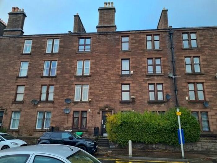 2 Bedroom Flat To Rent In Clepington Road, Dundee, DD3