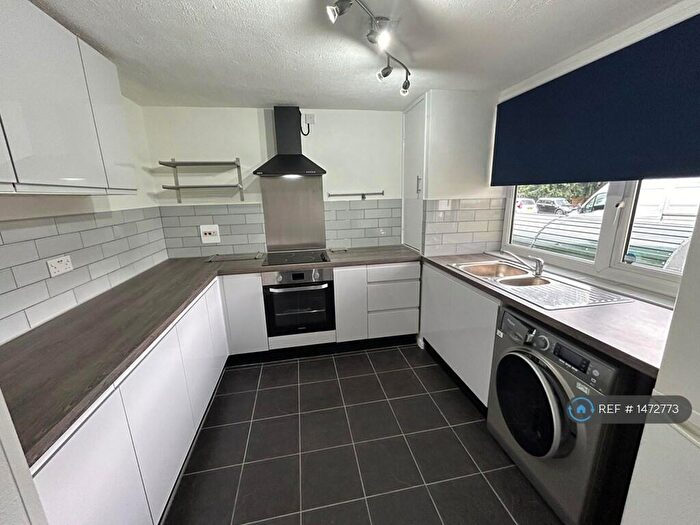 3 Bedroom Maisonette To Rent In Wessex Close, Kingston Upon Thames, KT1