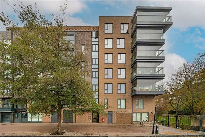 2 Bedroom Flat For Sale In Holloway Road, Holloway, N7