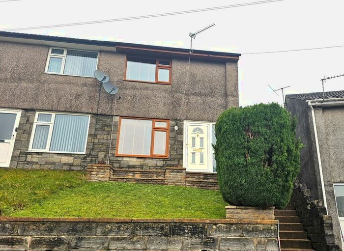 2 Bedroom Semi-Detached House To Rent In Clos Gwent, Beddau, Pontypridd, CF38