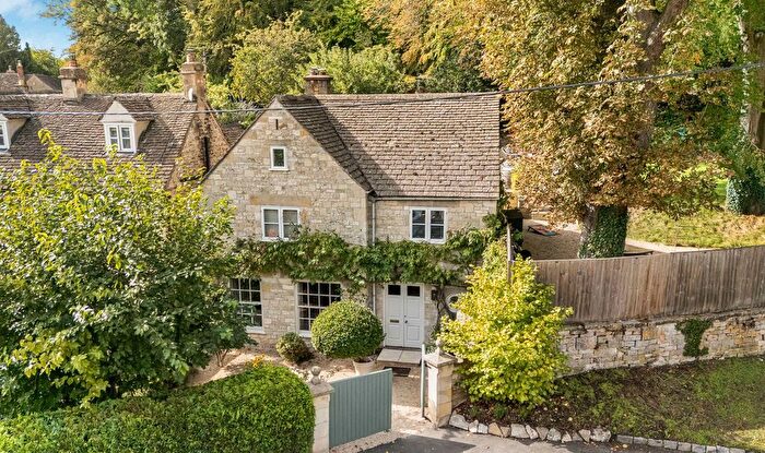3 Bedroom Detached House For Sale In High Street, Avening, GL8