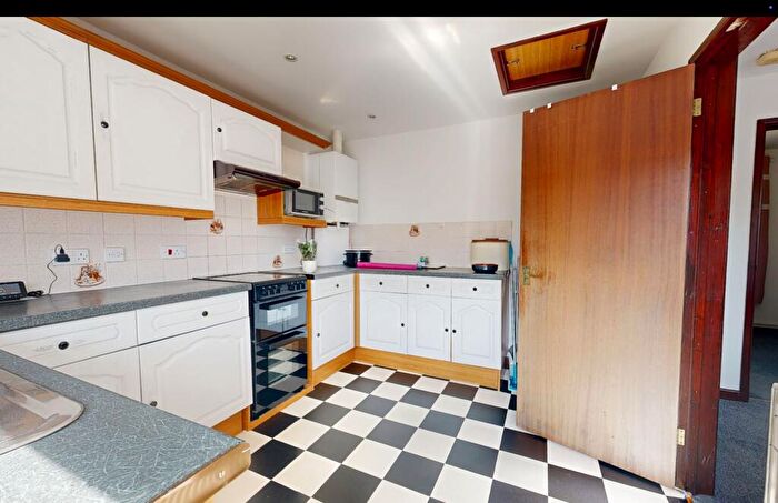 1 Bedroom Detached Bungalow For Sale In Moor Avenue, Witney, OX28