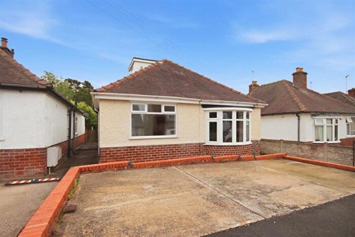 3 Bedroom Detached Bungalow For Sale In Smithfield Avenue, Chesterfield, Derbyshire, S41