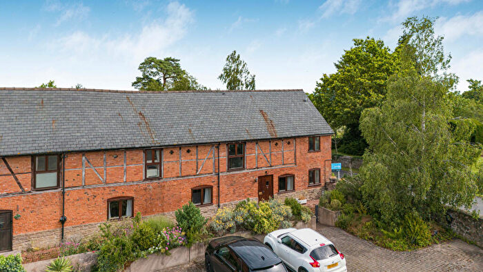 4 Bedroom Barn Conversion For Sale In Merryhill Park, Hereford, Herefordshire, HR2