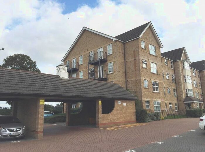 2 Bedroom Flat To Rent In Cobham Close, Enfield, EN1