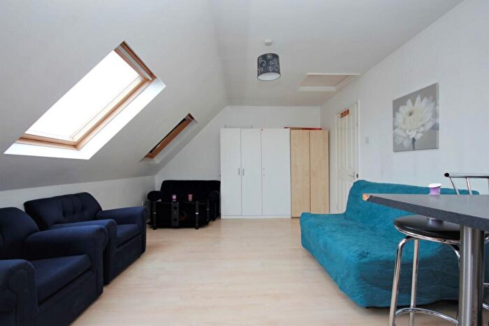 1 Bedroom Flat To Rent In Station Road, Edgware, HA8