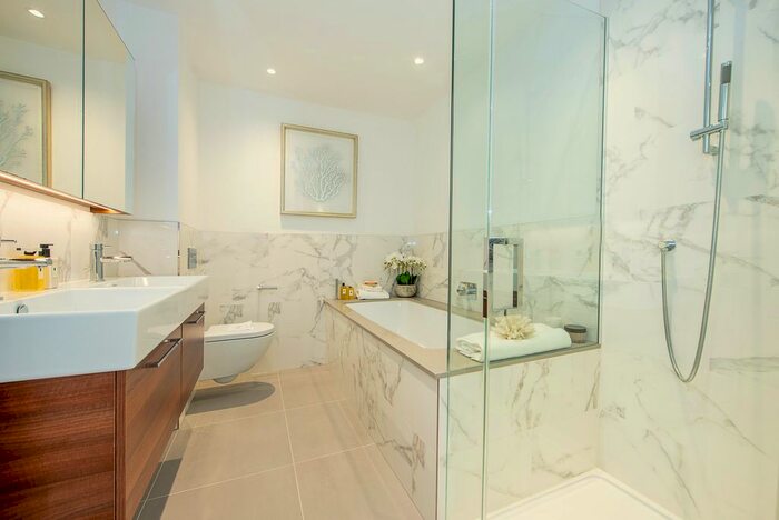 1 Bedroom Flat For Sale In Broom Road, Teddington, TW11
